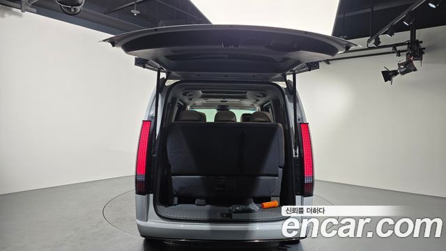 Hyundai Staria HEV 1.6 Lounge 7-Seater Inspiration 2025 — фото 18