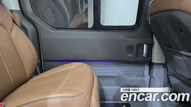 Hyundai Staria HEV 1.6 Lounge 7-Seater Inspiration 2025 — фото 25