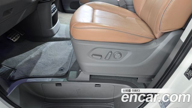Hyundai Staria HEV 1.6 Lounge 7-Seater Inspiration 2025 — фото 29