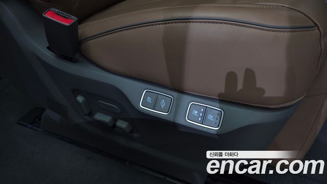 Hyundai Staria HEV 1.6 Lounge 7-Seater Inspiration 2025 — фото 31