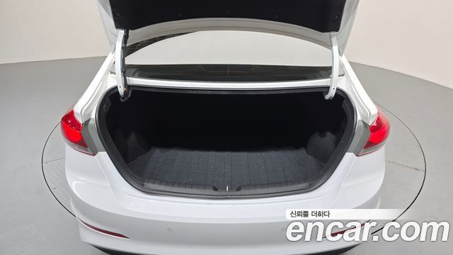 Hyundai Avante (AD) 1.6 GDI Value Plus 2018 — фото 15