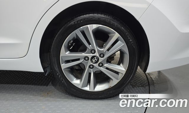 Hyundai Avante (AD) 1.6 GDI Value Plus 2018 — фото 21