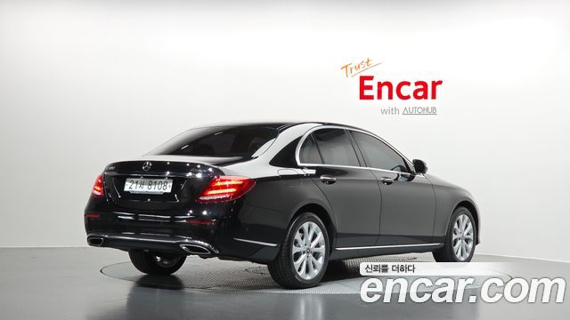 Mercedes-Benz E-Class (W213) E300 4MATIC Exclusive 2018 — фото 2