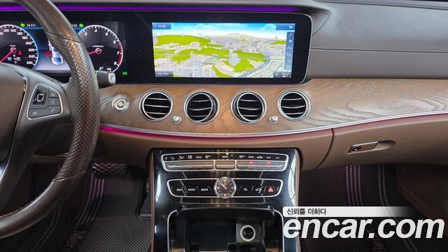 Mercedes-Benz E-Class (W213) E300 4MATIC Exclusive 2018 — фото 13