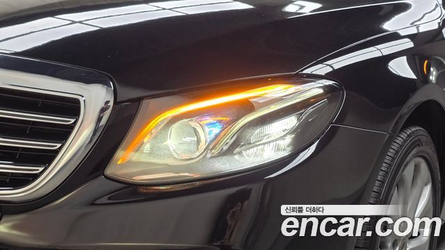 Mercedes-Benz E-Class (W213) E300 4MATIC Exclusive 2018 — фото 22