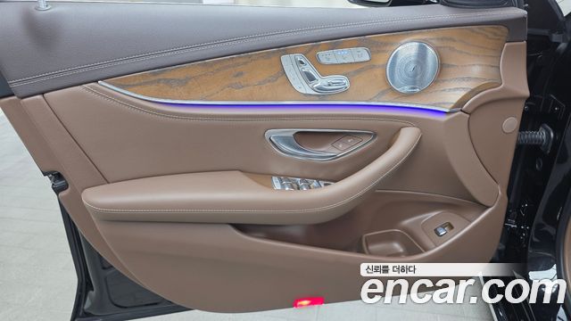 Mercedes-Benz E-Class (W213) E300 4MATIC Exclusive 2018 — фото 24