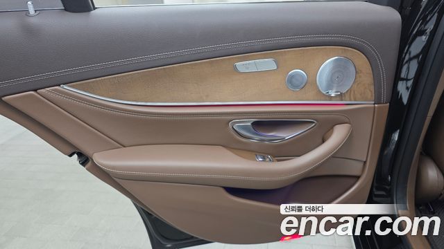 Mercedes-Benz E-Class (W213) E300 4MATIC Exclusive 2018 — фото 25