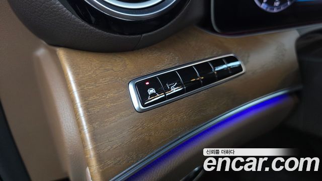 Mercedes-Benz E-Class (W213) E300 4MATIC Exclusive 2018 — фото 29