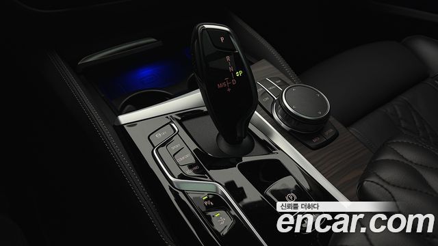 BMW 6 Series GT (G32) 620d xDrive Luxury 2023 — фото 19