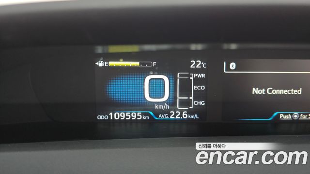 Toyota Prius (IV) 1.8 E 2018 — фото 8