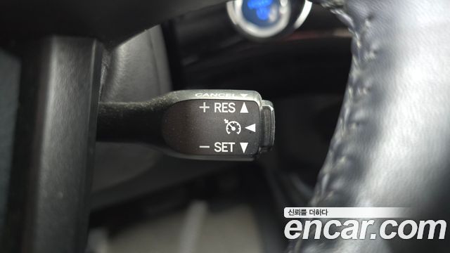 Toyota Prius (IV) 1.8 E 2018 — фото 16