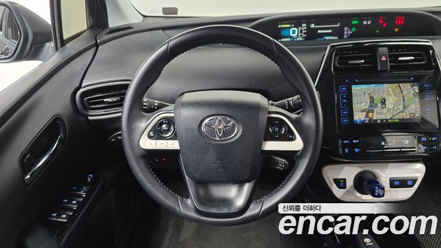 Toyota Prius (IV) 1.8 E 2018 — фото 19