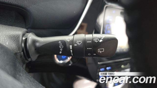 Toyota Prius (IV) 1.8 E 2018 — фото 35