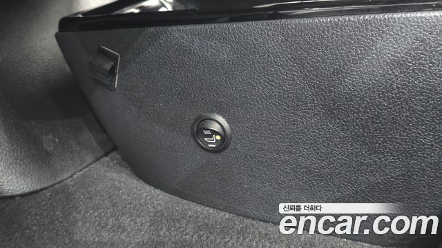 Toyota Prius (IV) 1.8 E 2018 — фото 39