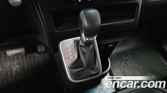 Hyundai Staria L3.5 Cargo 5-Seater Modern 2023 — фото 9