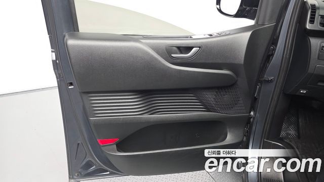 Hyundai Staria L3.5 Cargo 5-Seater Modern 2023 — фото 24