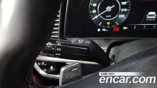 Kia Sportage (V) Diesel 2.0 2WD Signature 2022 — фото 35
