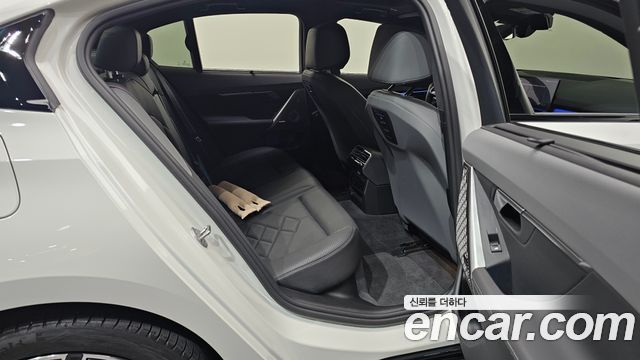 BMW i5 (G60) eDrive 40 M Sport Pro 2024 — фото 11