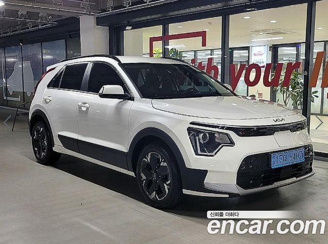 Kia Niro EV Air 2023 — фото 1