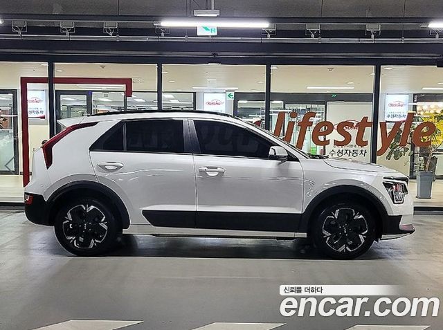 Kia Niro EV Air 2023 — фото 3