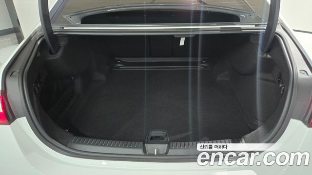 Mercedes-Benz E-Class (W214) E200 Avantgarde 2025 — фото 10
