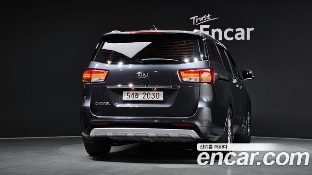 Kia Carnival 9-seater Prestige 2015 — фото 4