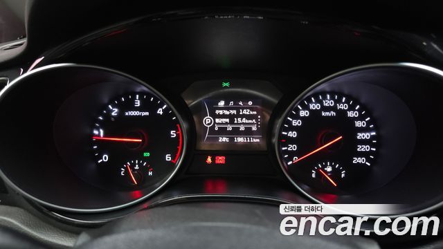 Kia Carnival 9-seater Prestige 2015 — фото 8