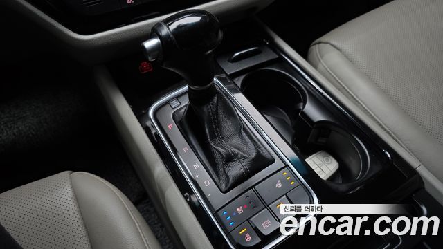 Kia Carnival 9-seater Prestige 2015 — фото 9