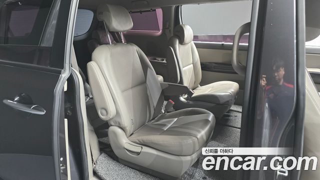 Kia Carnival 9-seater Prestige 2015 — фото 11