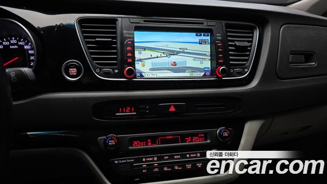 Kia Carnival 9-seater Prestige 2015 — фото 14