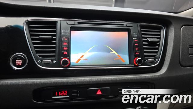 Kia Carnival 9-seater Prestige 2015 — фото 16
