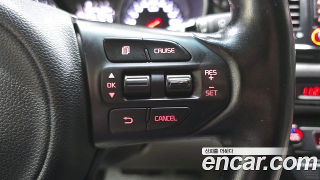 Kia Carnival 9-seater Prestige 2015 — фото 18