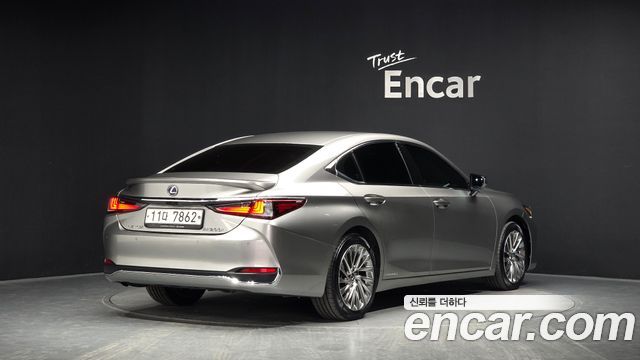 Lexus ES300h (VII) Executive 2019 — фото 2