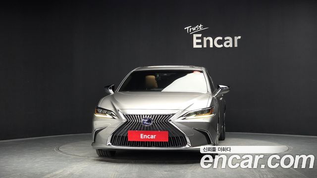 Lexus ES300h (VII) Executive 2019 — фото 3