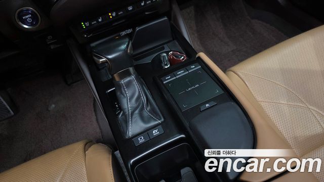 Lexus ES300h (VII) Executive 2019 — фото 9