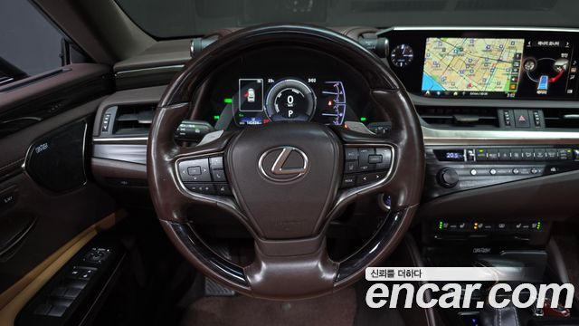 Lexus ES300h (VII) Executive 2019 — фото 13