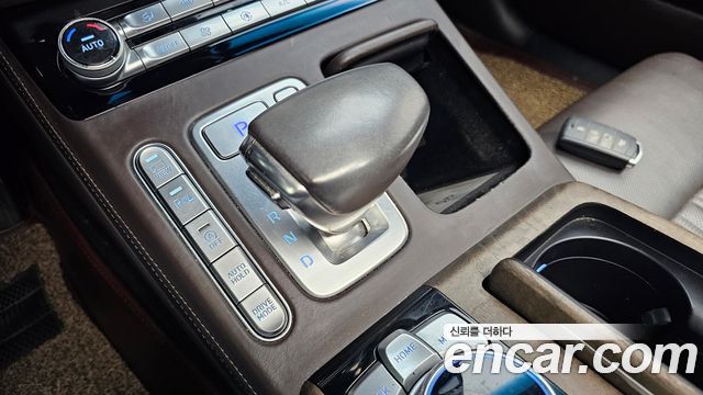 Genesis G90 3.3 T AWD Structure Change (Bi-Fuel) 2019 — фото 9