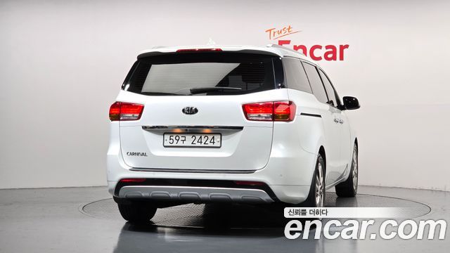 Kia Carnival 9-seater Prestige 2018 — фото 4