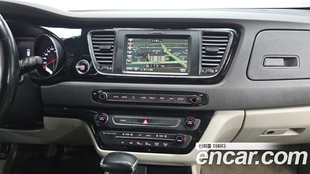 Kia Carnival 9-seater Prestige 2018 — фото 13