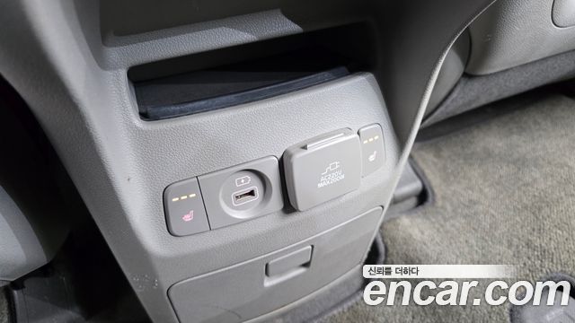 Kia Carnival 9-seater Prestige 2018 — фото 18