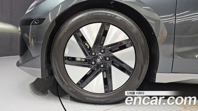 Hyundai Ioniq 6 Long Range Exclusive + 2023 — фото 5