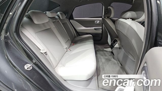 Hyundai Ioniq 6 Long Range Exclusive + 2023 — фото 12