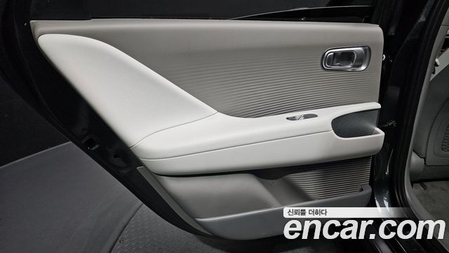 Hyundai Ioniq 6 Long Range Exclusive + 2023 — фото 25
