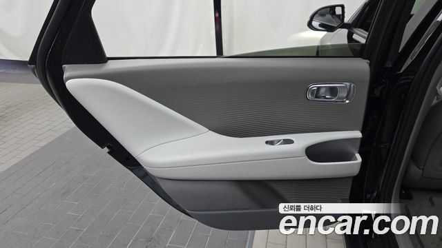 Hyundai Ioniq 6 Long Range Exclusive 2023 — фото 31