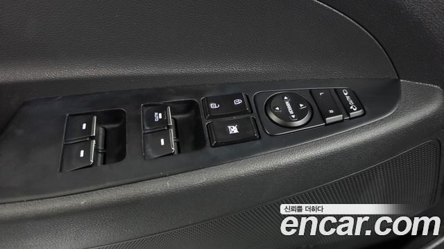 Hyundai Tucson Diesel 2.0 2WD Premium 2016 — фото 28