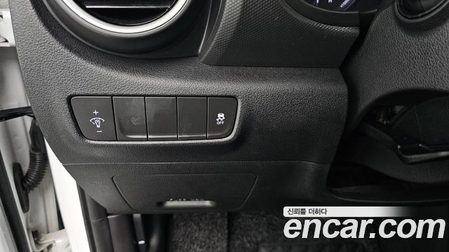 Hyundai Kona 1.6 Turbo 2WD Modern Art 2018 — фото 27