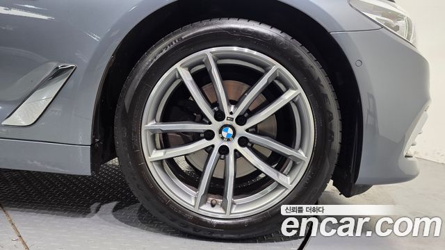 BMW 5 Series (G30) 520i Luxury 2018 — фото 5