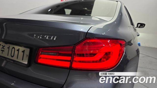 BMW 5 Series (G30) 520i Luxury 2018 — фото 23