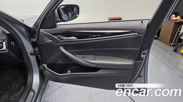 BMW 5 Series (G30) 520i Luxury 2018 — фото 24