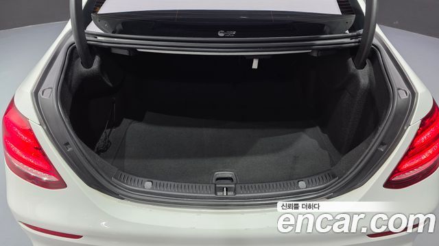 Mercedes-Benz E-Class (W213) E350 4MATIC AMG Line 2020 — фото 19